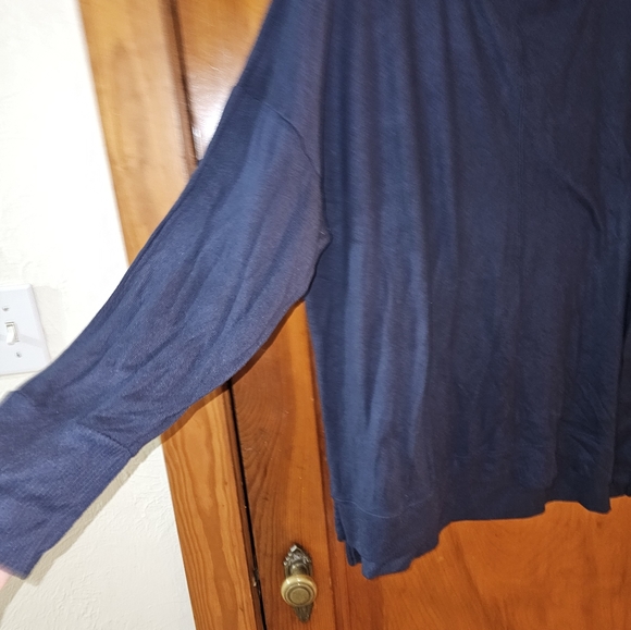 Time & True Sweatshirt - Picture 2 of 4